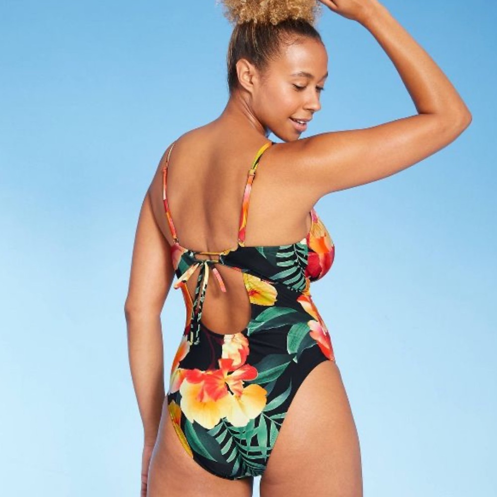 Shade & Shore Floral One-Piece Swimsuit Size Medium NWT - Picture 4 of 10